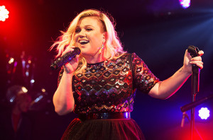Nick Jonas and Kelly Clarkson Perform Valentine's Gig at G-A-Y